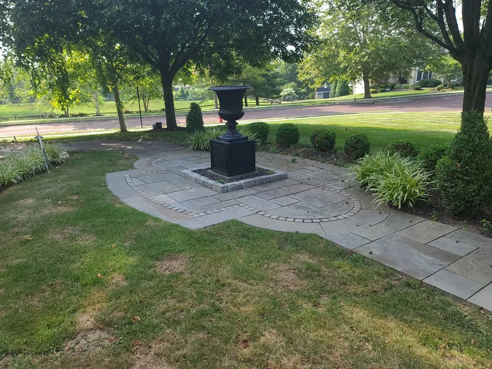 Expert garden landscaping experts serving Cochranville, PA - Custom Patios