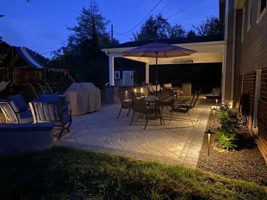 Custom Patios Logo