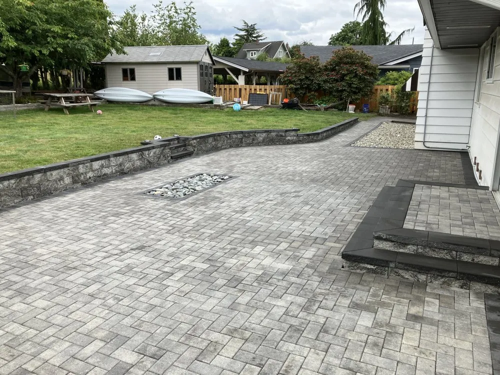 Trusted lawn mowing service experts serving Snohomish, WA - Custom Scapes