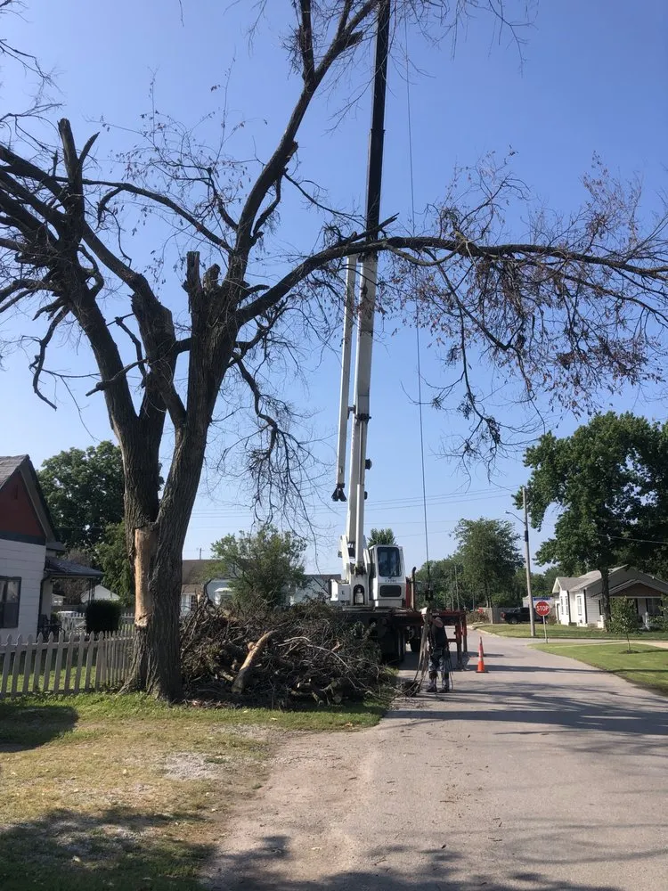 Professional residential landscaping experts serving Broken Arrow, OK - Custom Tree Care & Landscaping