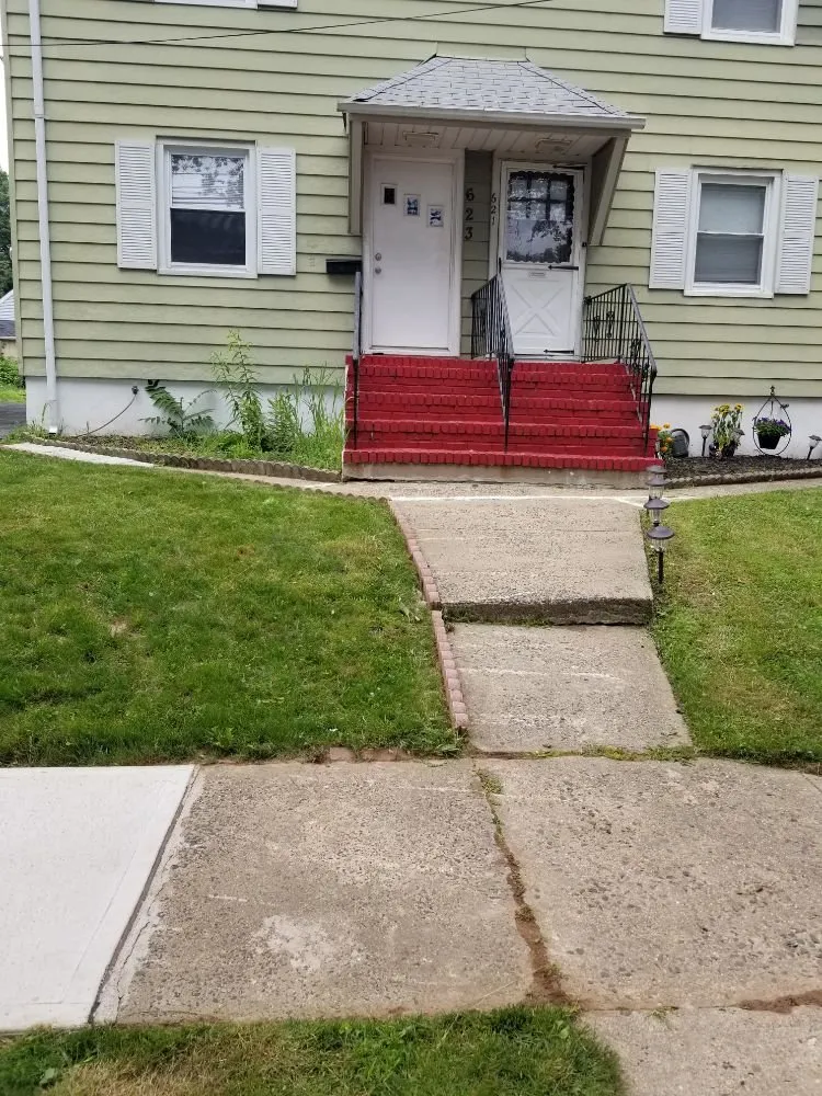 Affordable landscaping services in Elizabeth, NJ by Customer First Lawn Service