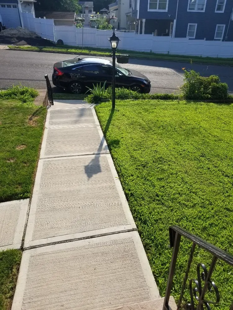 Affordable lawn care service in Elizabeth, NJ by Customer First Lawn Service
