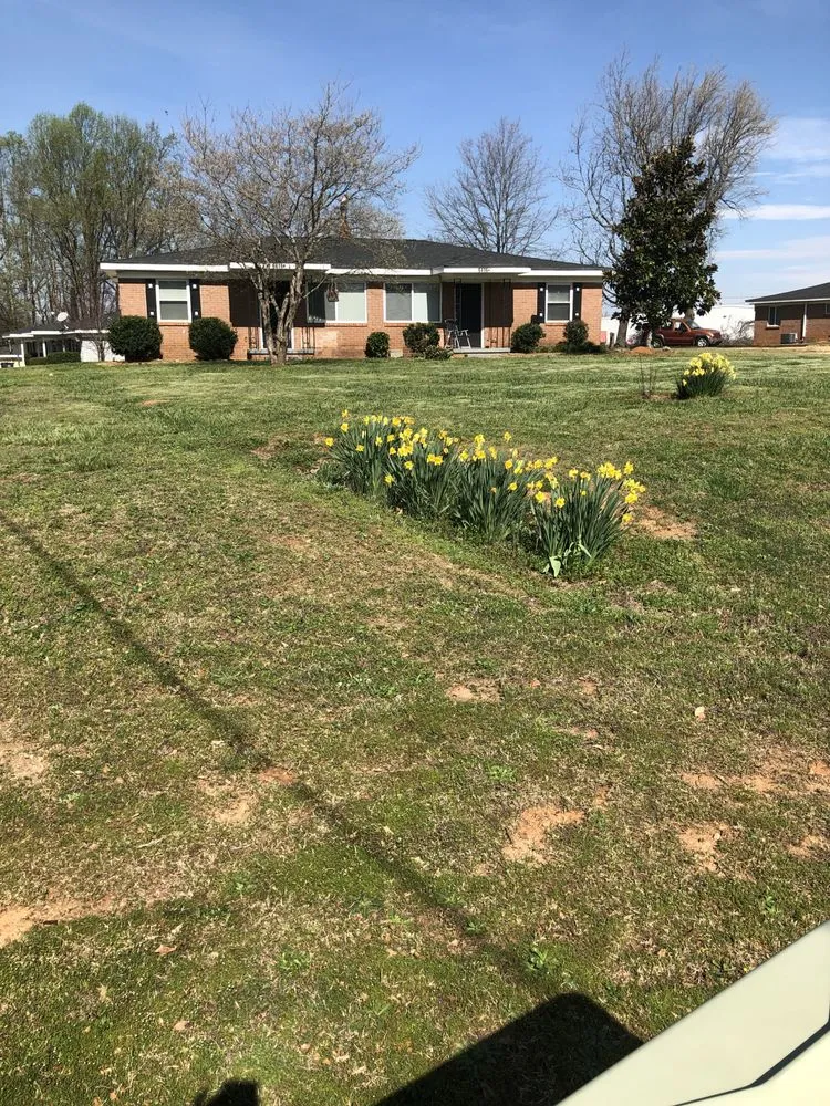 Local garden landscaping in Piedmont, SC - Customer Lawn Care Services