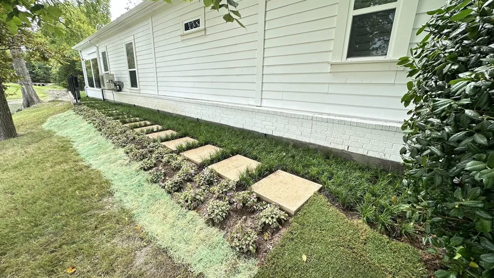 Expert lawn care service in Alvarado, TX by Customscapes