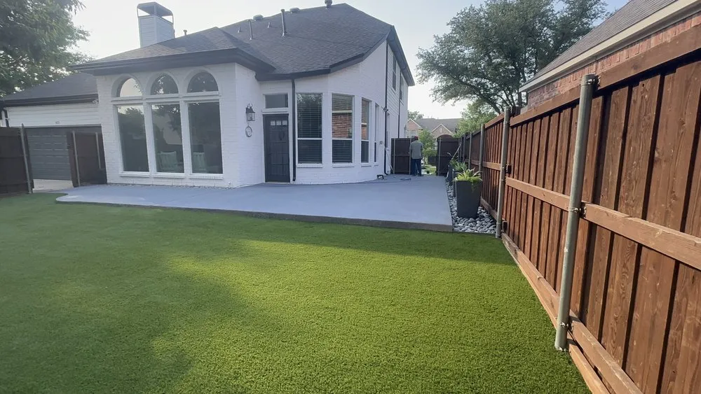 Expert landscape installation for year-round maintenance in Alvarado, TX by Customscapes