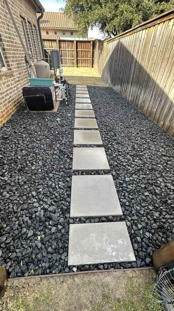 Local garden landscaping in Alvarado, TX by Customscapes