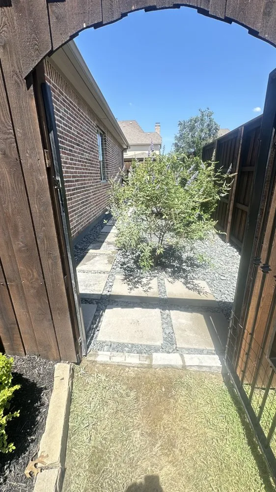 Top-rated landscaping services in Alvarado, TX by Customscapes