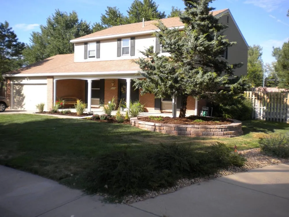 Custom garden landscaping in Aurora, CO - CustomScapes of the rockies