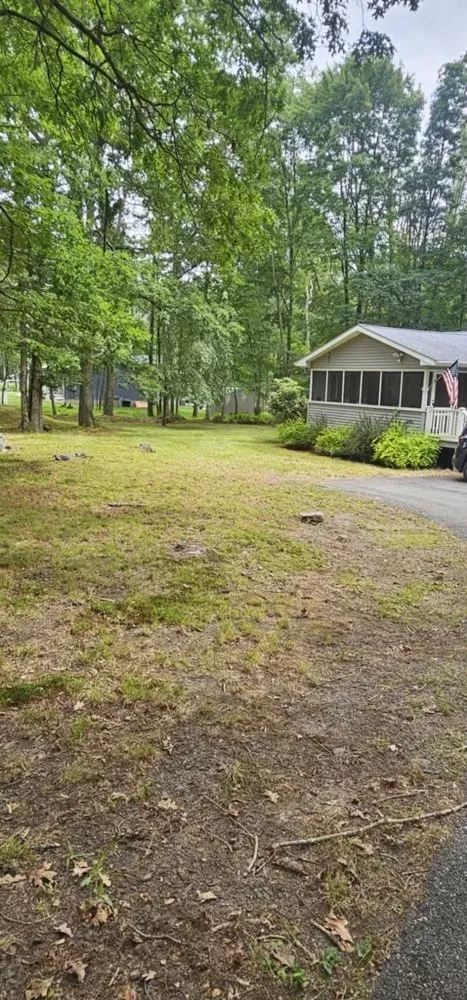 Local outdoor landscaping experts serving Dingmans Ferry, PA - Cut Away Lawn Care