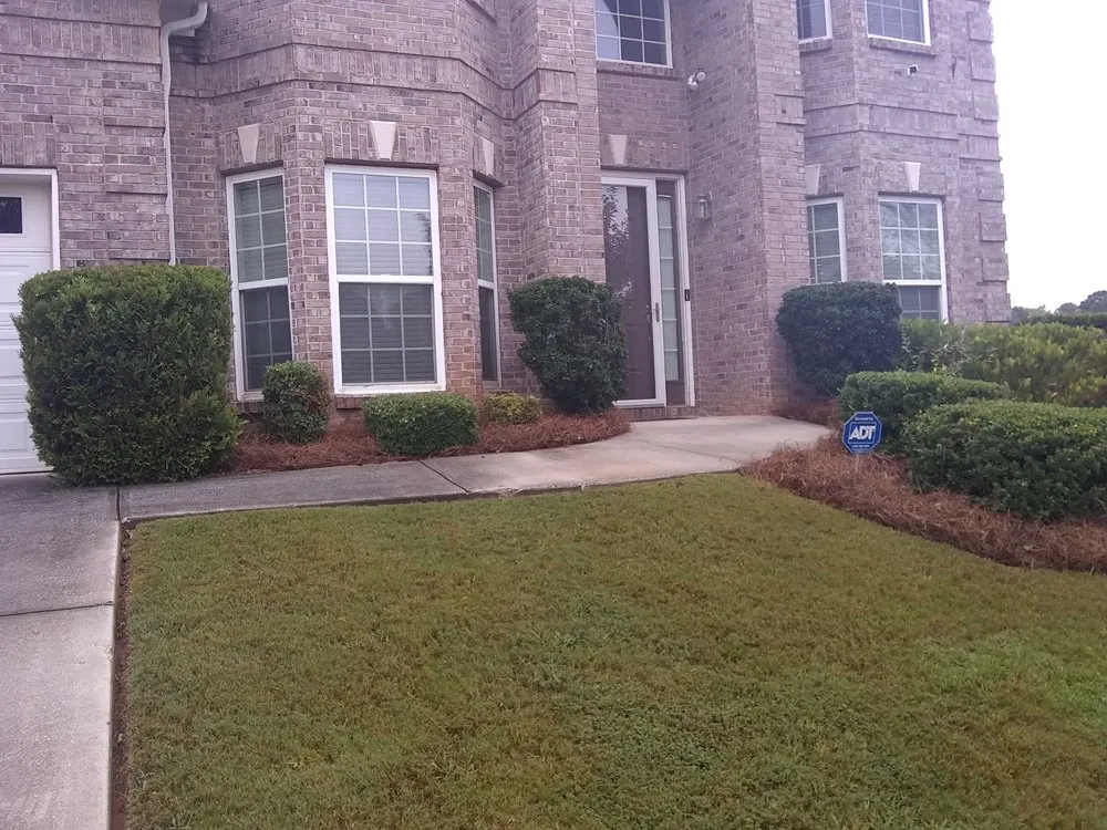 Custom yard cleanup service for beautiful yards in Atlanta, GA by Cut Different Lawn Care