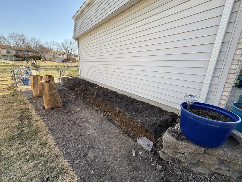 Professional landscaping services experts serving Winfield, MO - Cut For The Cure Lawncare