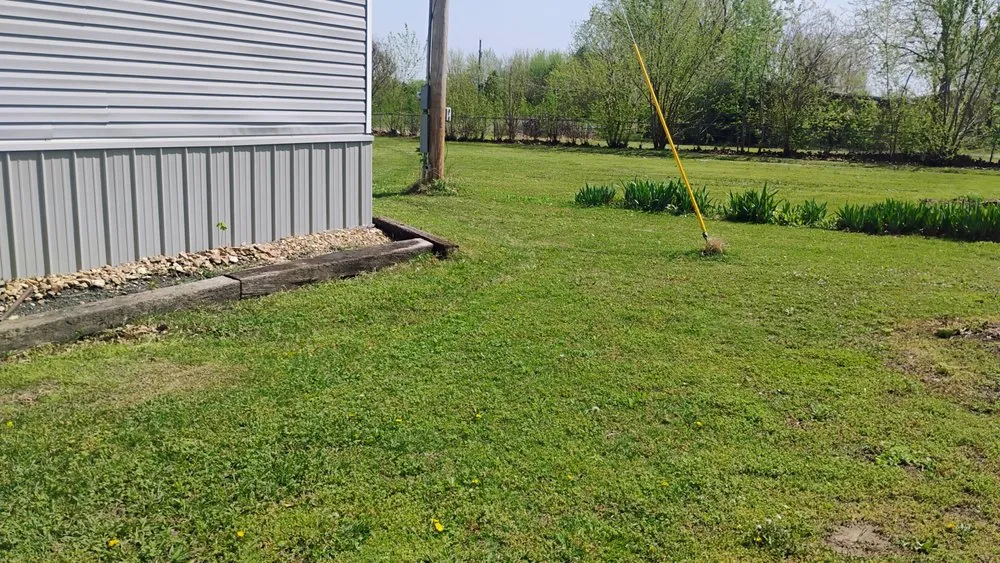 Reliable yard maintenance in Wagoner, OK by Cut it clean lawns