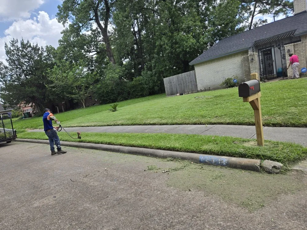 Custom landscape installation in Houston, TX - Cut-N-Edge