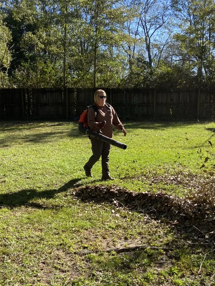 Top-rated lawn care service experts serving Petal, MS - Cut-N-Up Lawn Management