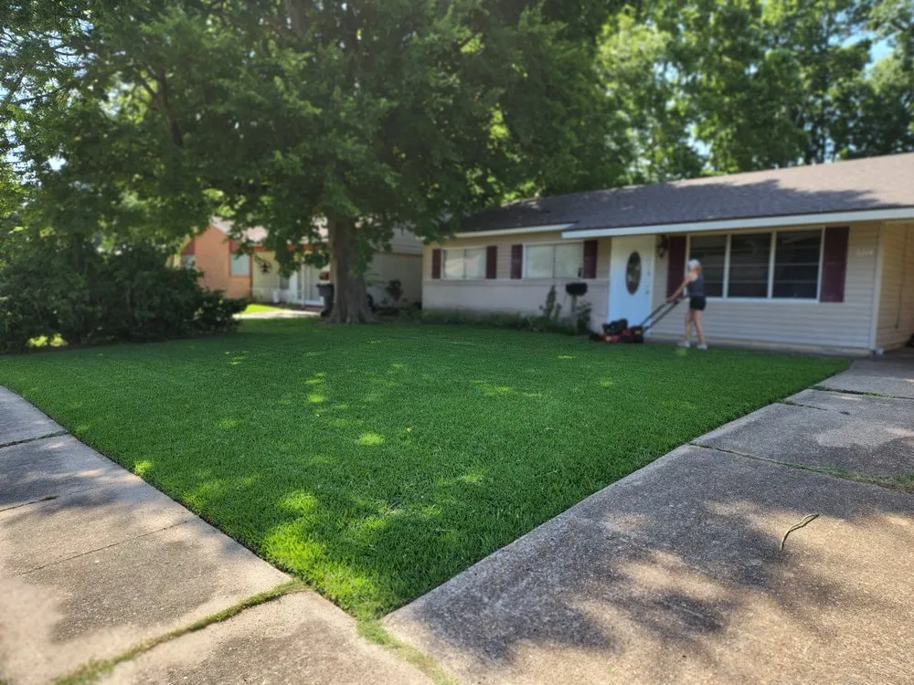 Professional garden landscaping experts serving Benton, LA - Cut Pro's Lawn Services