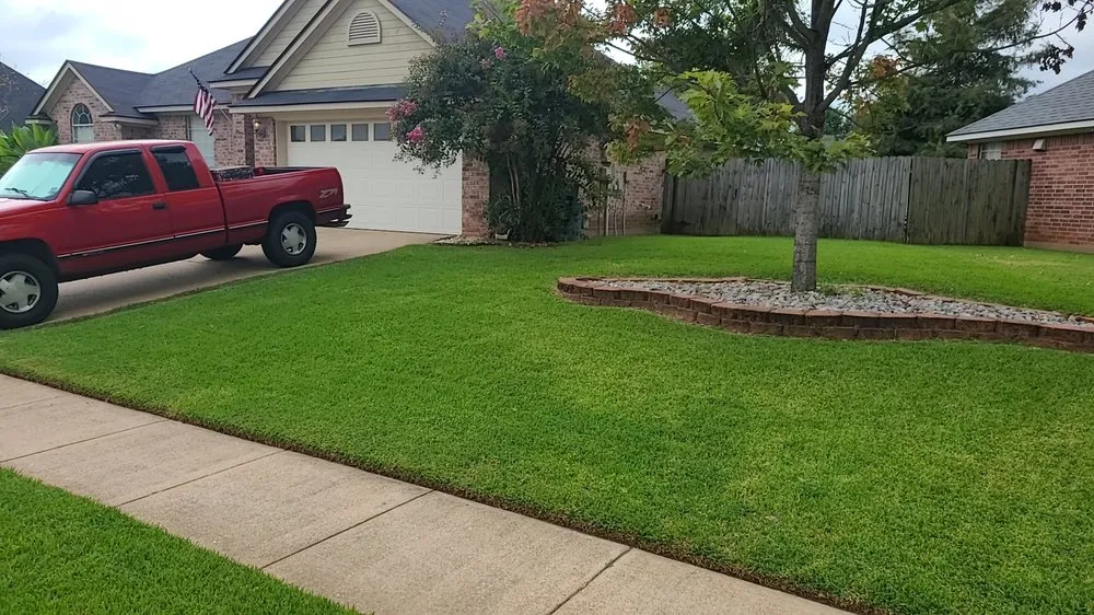 Top-rated yard maintenance with custom design across Benton, LA - Cut Pro's Lawn Services
