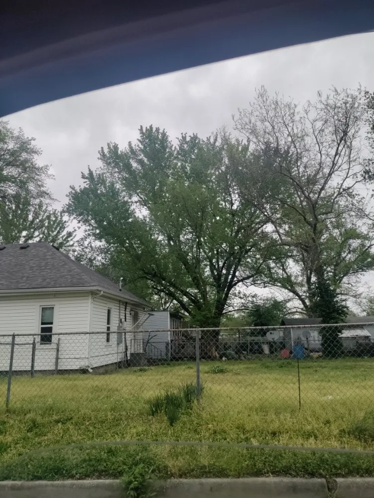 Top-rated lawn care service experts serving Joplin, MO - Cut The Trunk