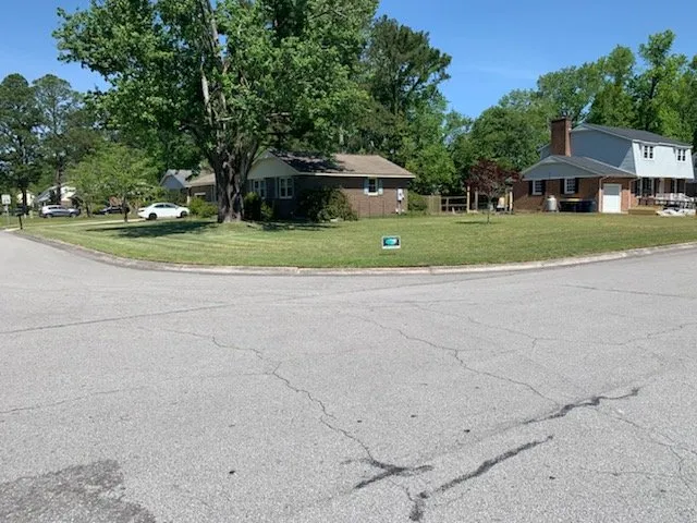 Professional residential landscaping in Jacksonville, NC - Cut The World Lawncare