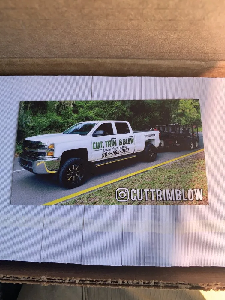 Custom lawn care service experts serving Jacksonville, FL - Cut Trim & Blow
