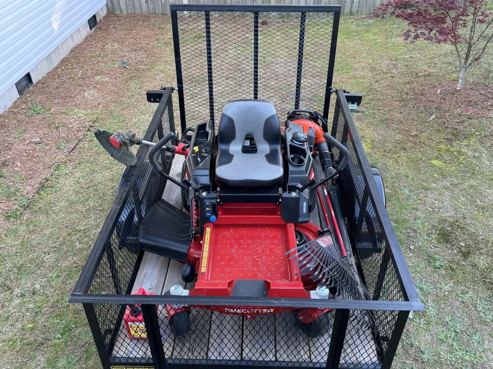 Professional yard maintenance in Aberdeen, NC by Cut Up Jackson