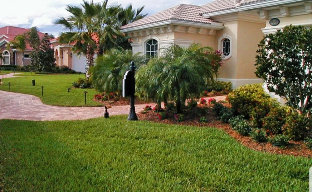 Professional landscape installation in Kissimmee, FL - Cut4les