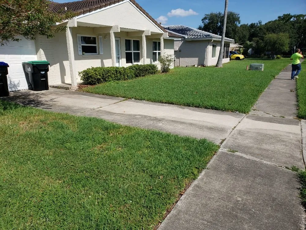 Trusted landscaping services experts serving Kissimmee, FL - Cut4les