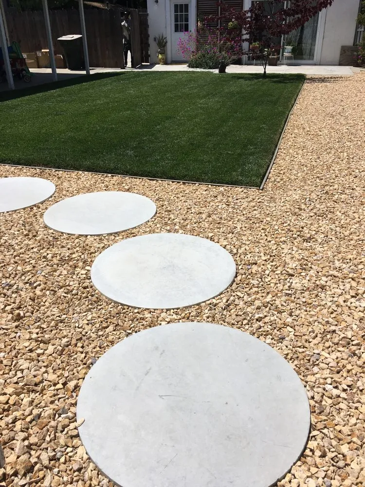 Trusted garden landscaping in Huntington Beach, CA by Cutbertos Professional Landscaping