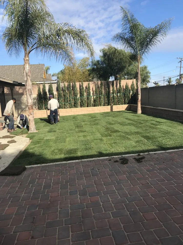 Professional garden landscaping experts serving Huntington Beach, CA - Cutbertos Professional Landscaping