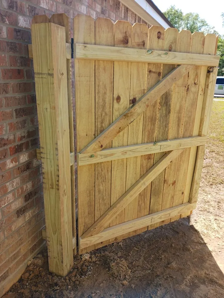 Reliable outdoor landscaping in Watson, LA by Cute Aza Button Fence and Lawn