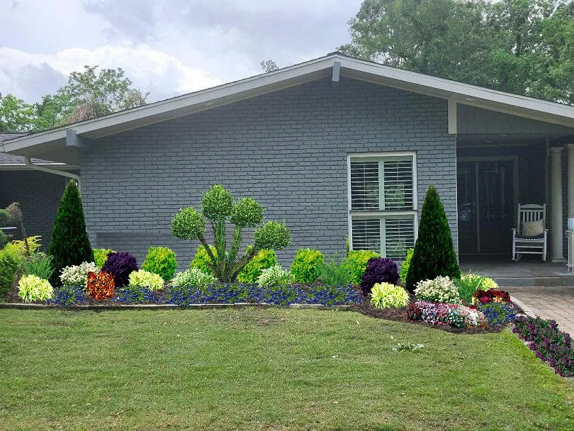 Professional yard maintenance experts serving San Leon, TX - Cutline Landscaping