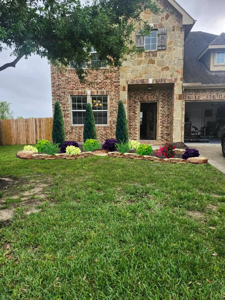 Affordable landscape design in San Leon, TX by Cutline Landscaping