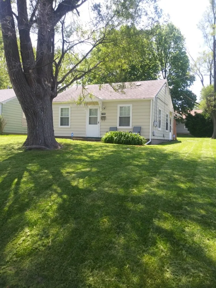 Professional garden landscaping near you in Peoria, IL by Cutline Lawn Care