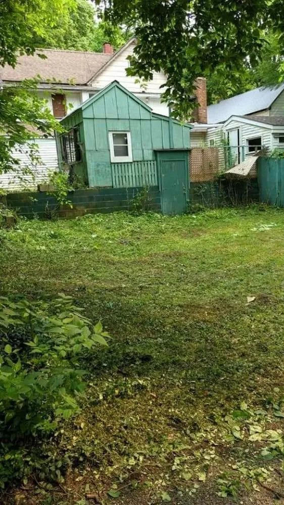 Trusted lawn mowing service in Peoria, IL - Cutline Lawn Care