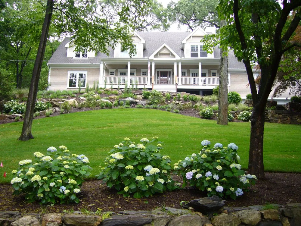 Trusted residential landscaping experts serving Norwalk, CT - Cutn' Edge Landscaping