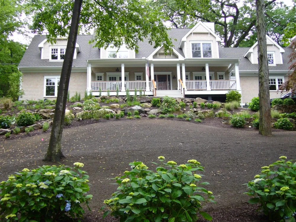 Affordable landscaping services in Norwalk, CT - Cutn' Edge Landscaping