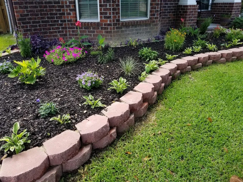 Top-rated garden landscaping near you in Pensacola, FL by Cuts N Beyond
