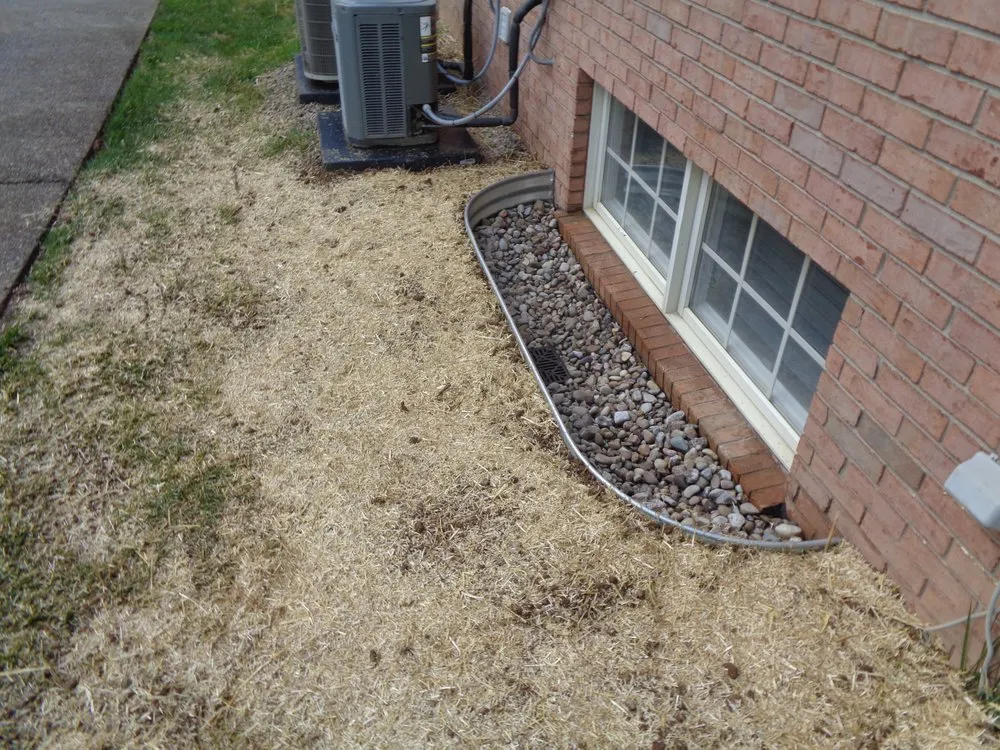 Professional yard maintenance with custom design in Louisville, KY by Cutter Lawn Care