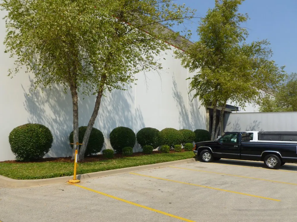 Professional garden landscaping in Louisville, KY by Cutter Lawn Care