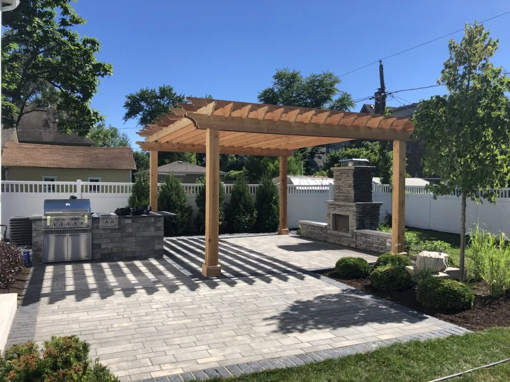 Affordable yard maintenance for homes in Elmhurst, IL by Cutter's Landscaping