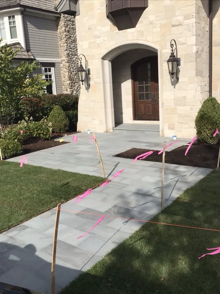 Expert yard maintenance experts serving Elmhurst, IL - Cutter's Landscaping