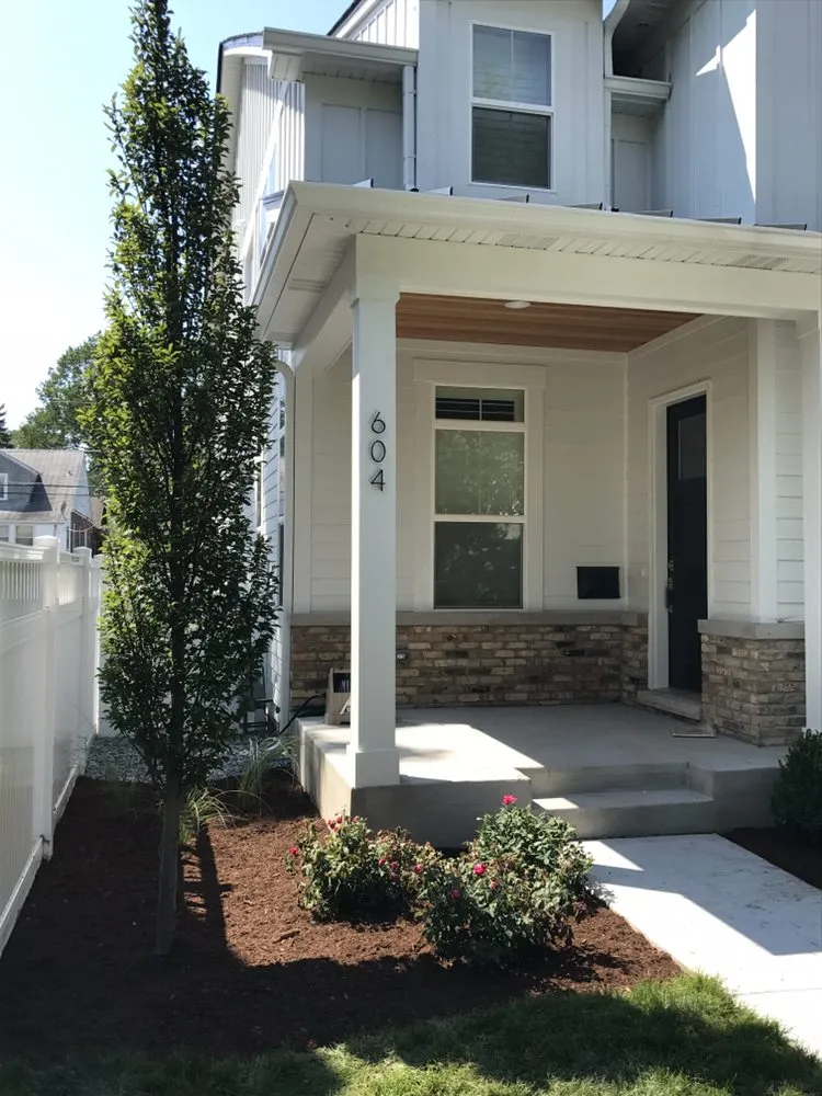 Professional garden landscaping experts serving Elmhurst, IL - Cutter's Landscaping