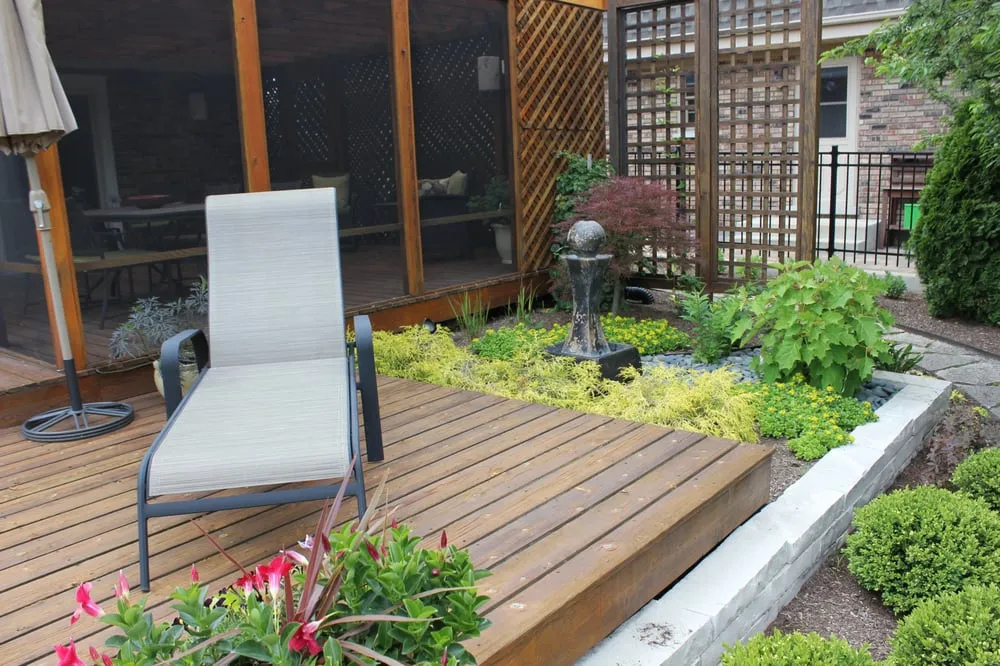 Custom yard cleanup service for homes in Elmhurst, IL by Cutter's Landscaping