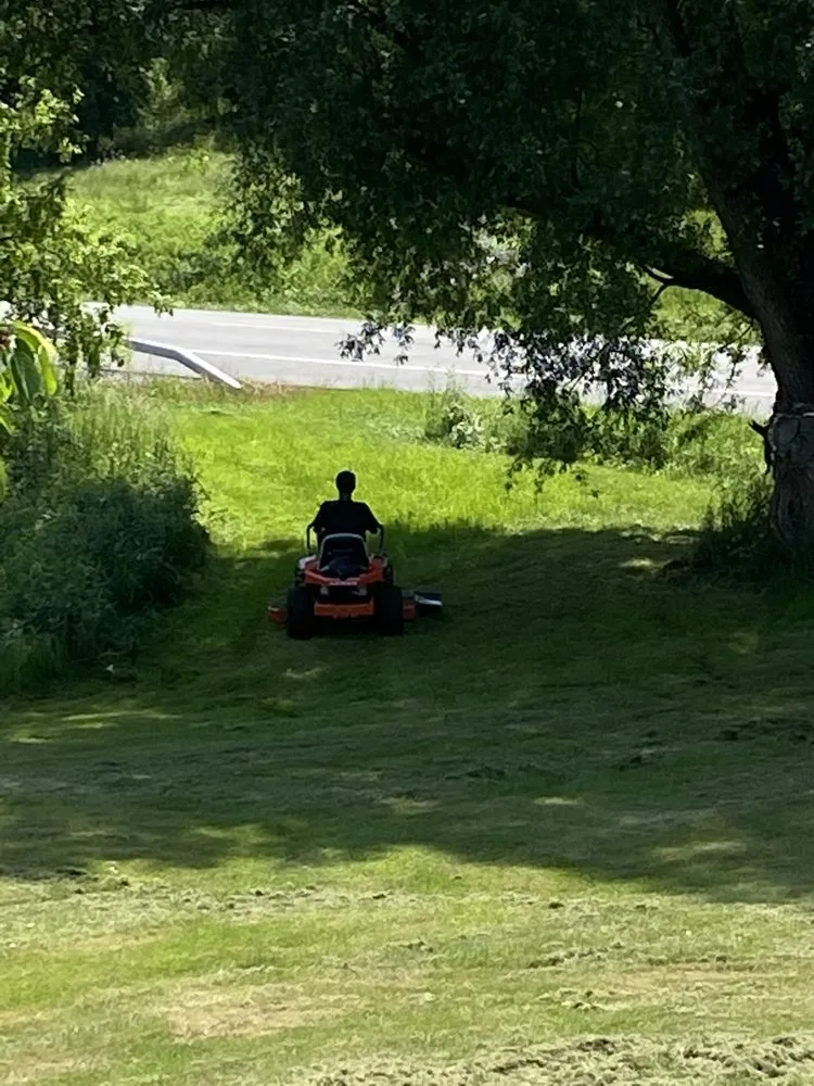 Trusted lawn care service in Newark, NY by Cutter’s