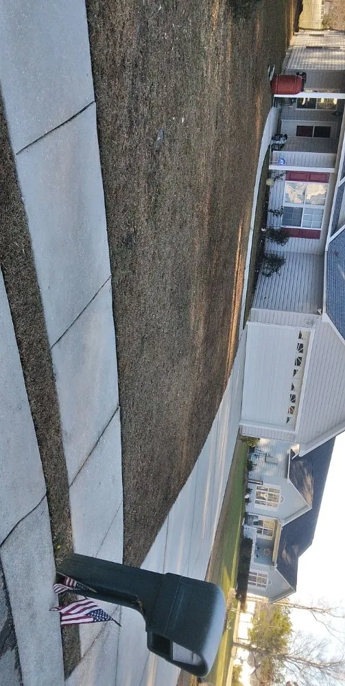 Professional lawn care service in Galivants Ferry, SC - Cuttin Crew