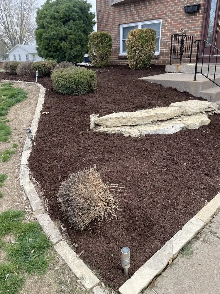 Local residential landscaping in Davenport, IA by Cuttin' It Close