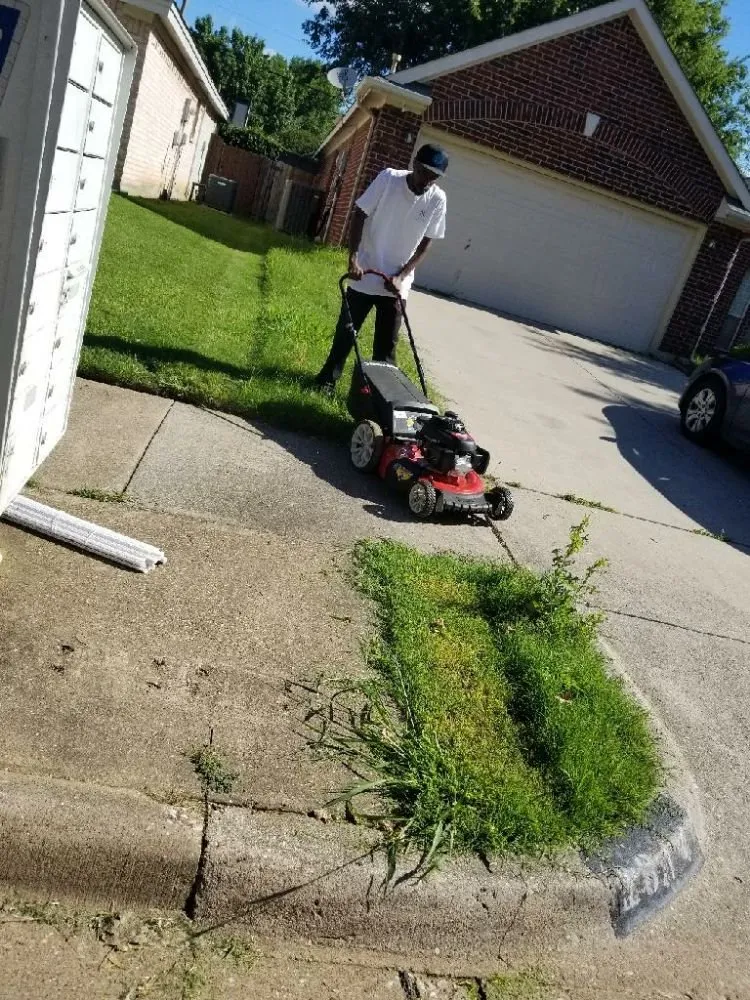 Top-rated yard maintenance for year-round maintenance across Arlington, TX - Cuttin It Close Lawn Care Service