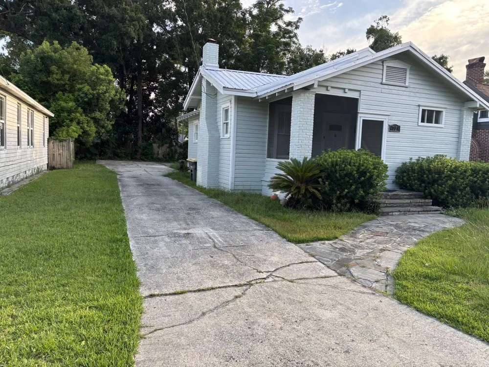 Local garden landscaping in Kingsland, GA by Cuttin N Struttin Lawn Service