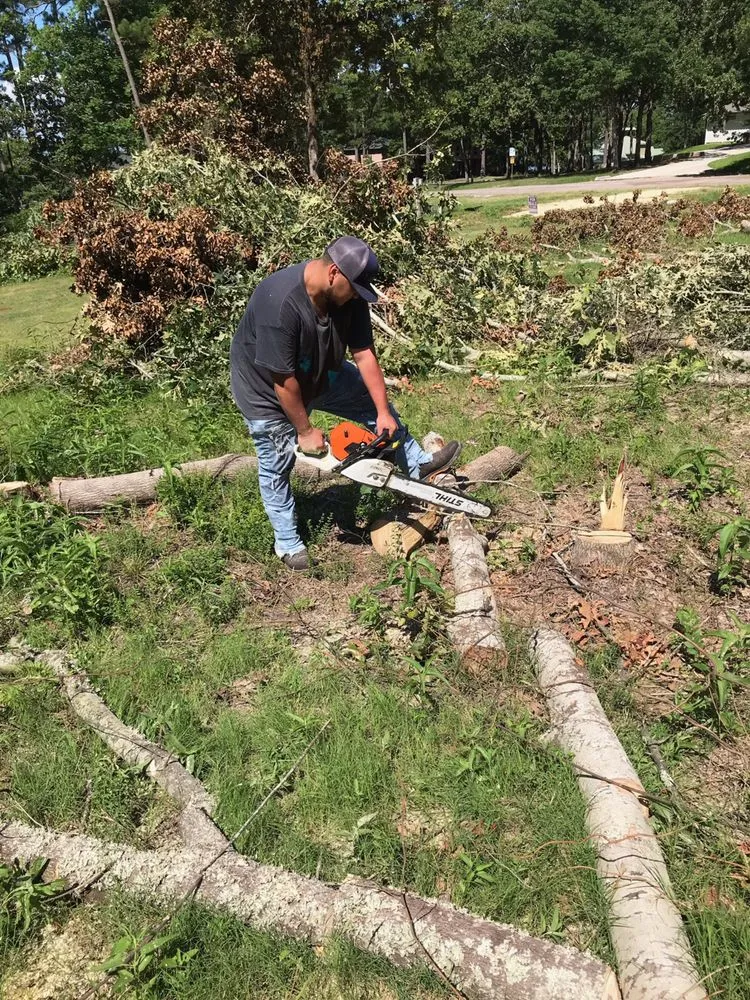 Local yard cleanup service in Livingston, TX - Cuttin Texas