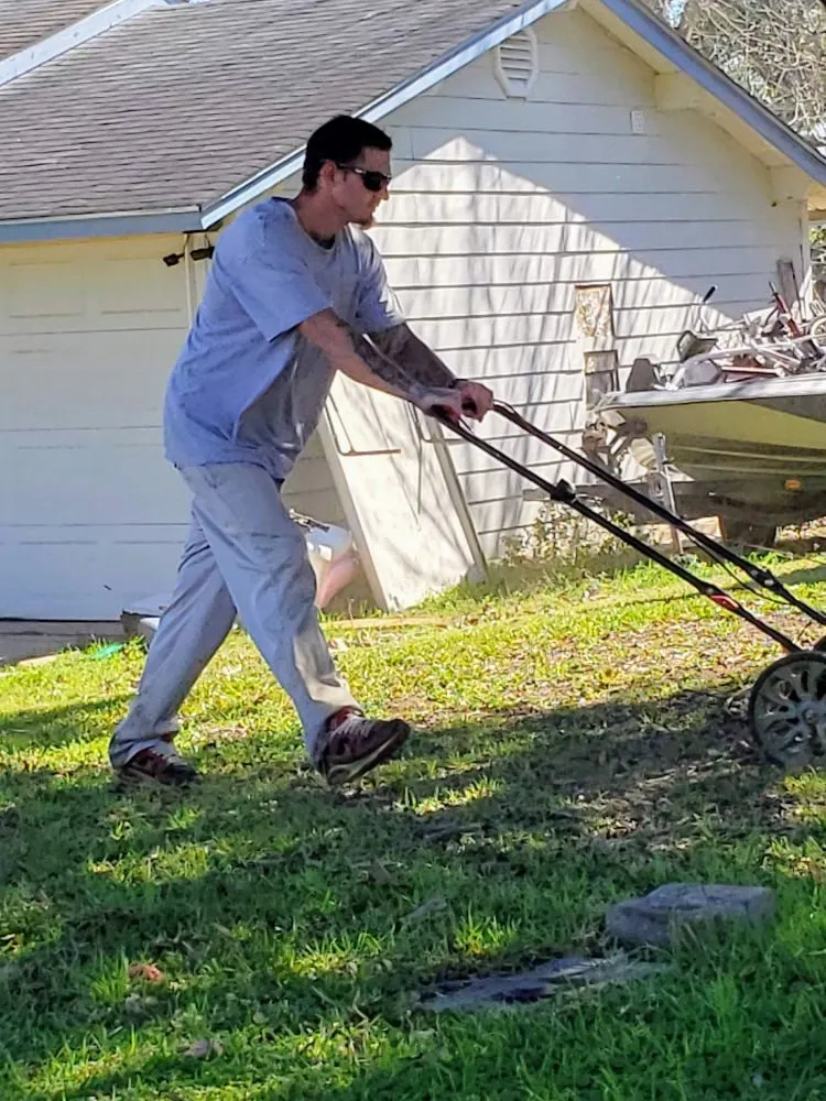 Custom lawn mowing service in San Antonio, TX - Cutting 4 Miles Landscaping