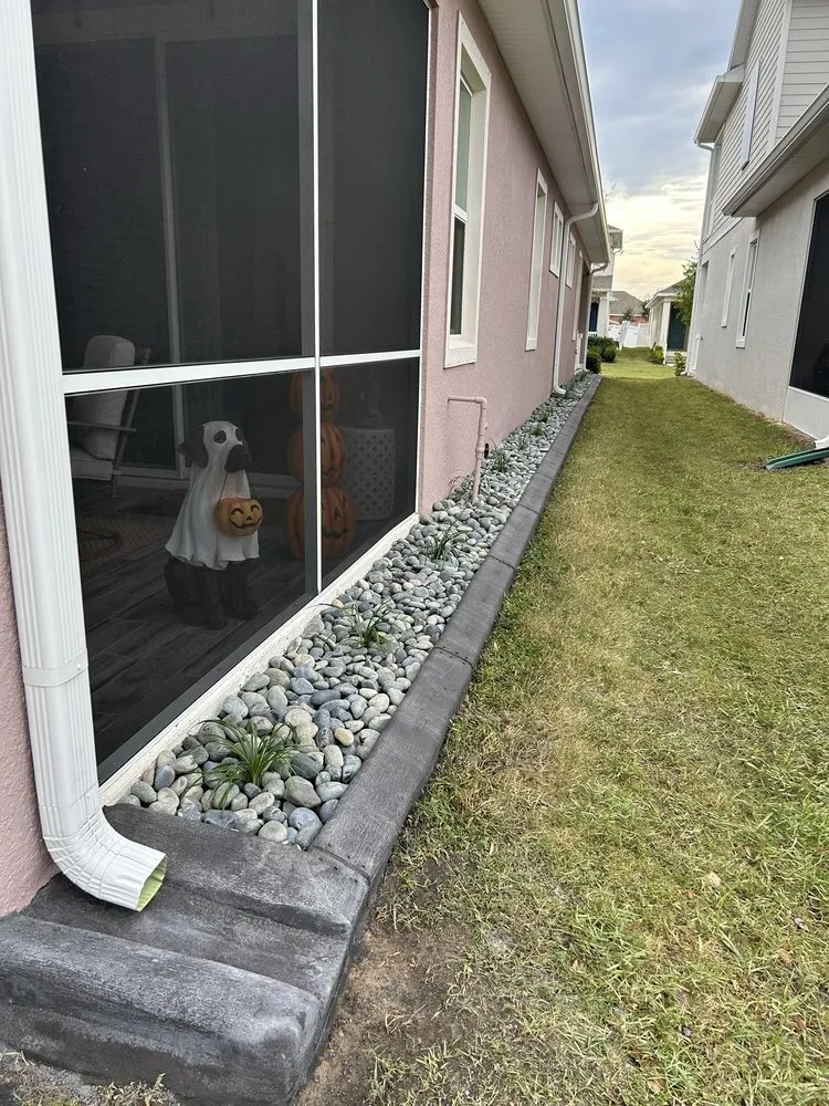 Local yard cleanup service in Tampa, FL - Cutting Edge Curbing